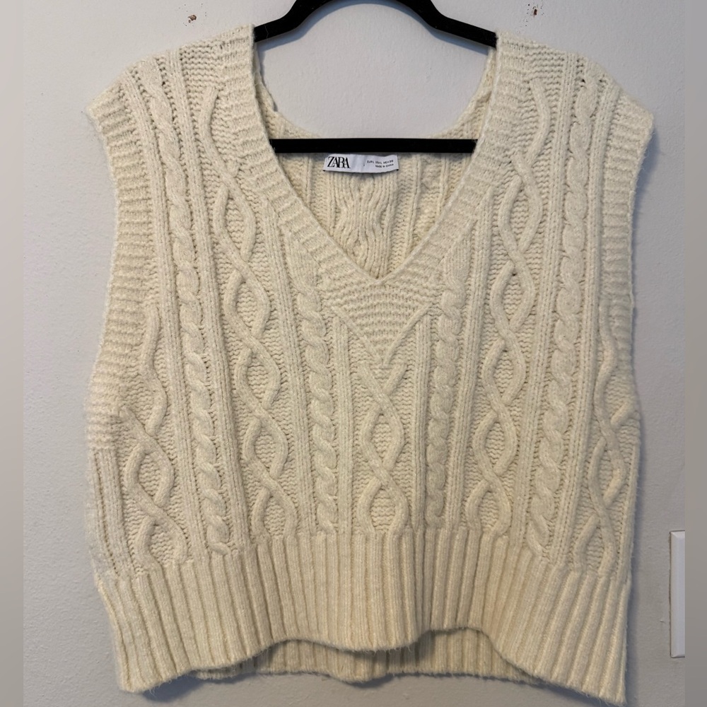 SZ L Zara cream sweater vest